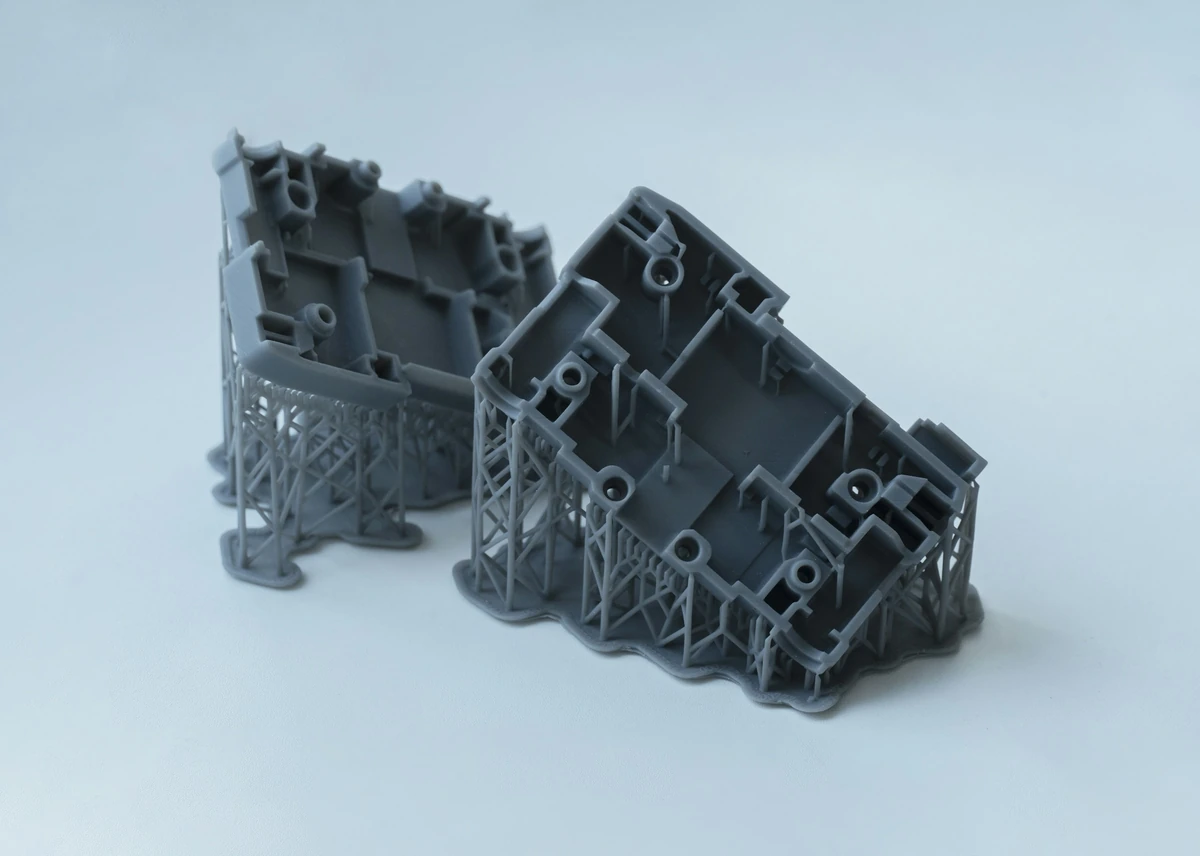 Prototype housing with internal reinforcement