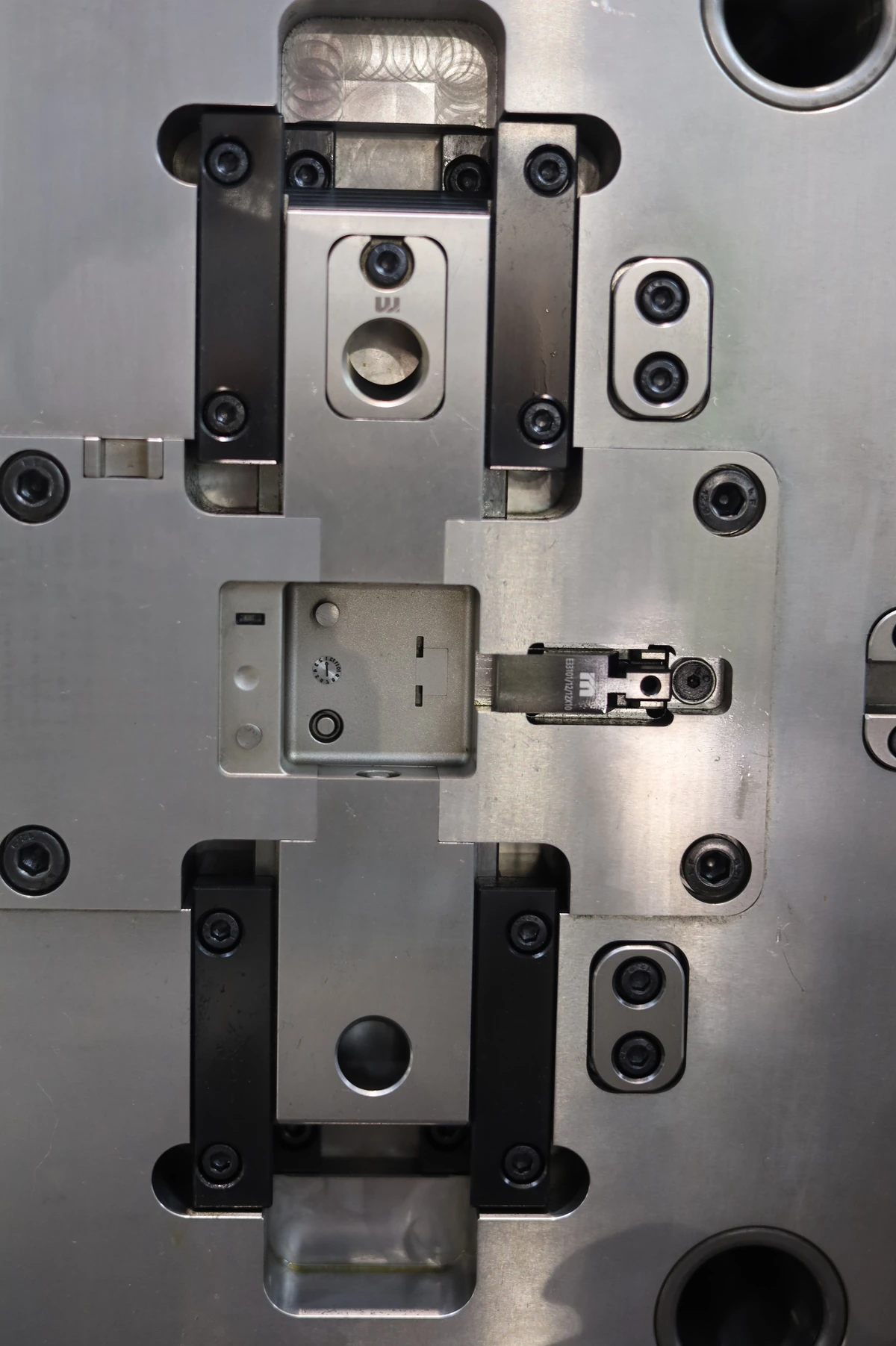 Steel injection mold tooling