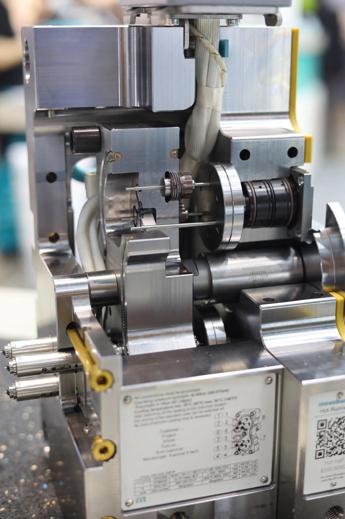Steel mold tooling with machined cavities and locating features