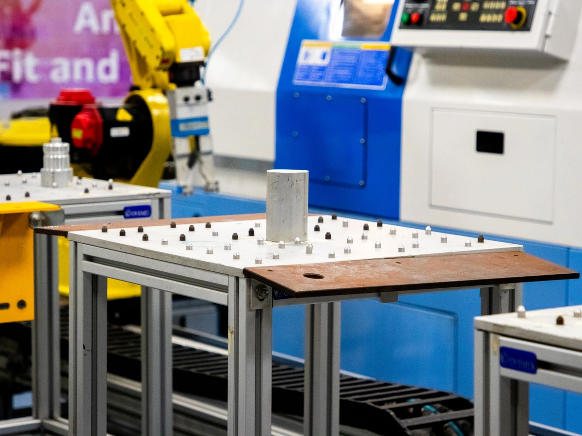 Manufacturing fixture and equipment