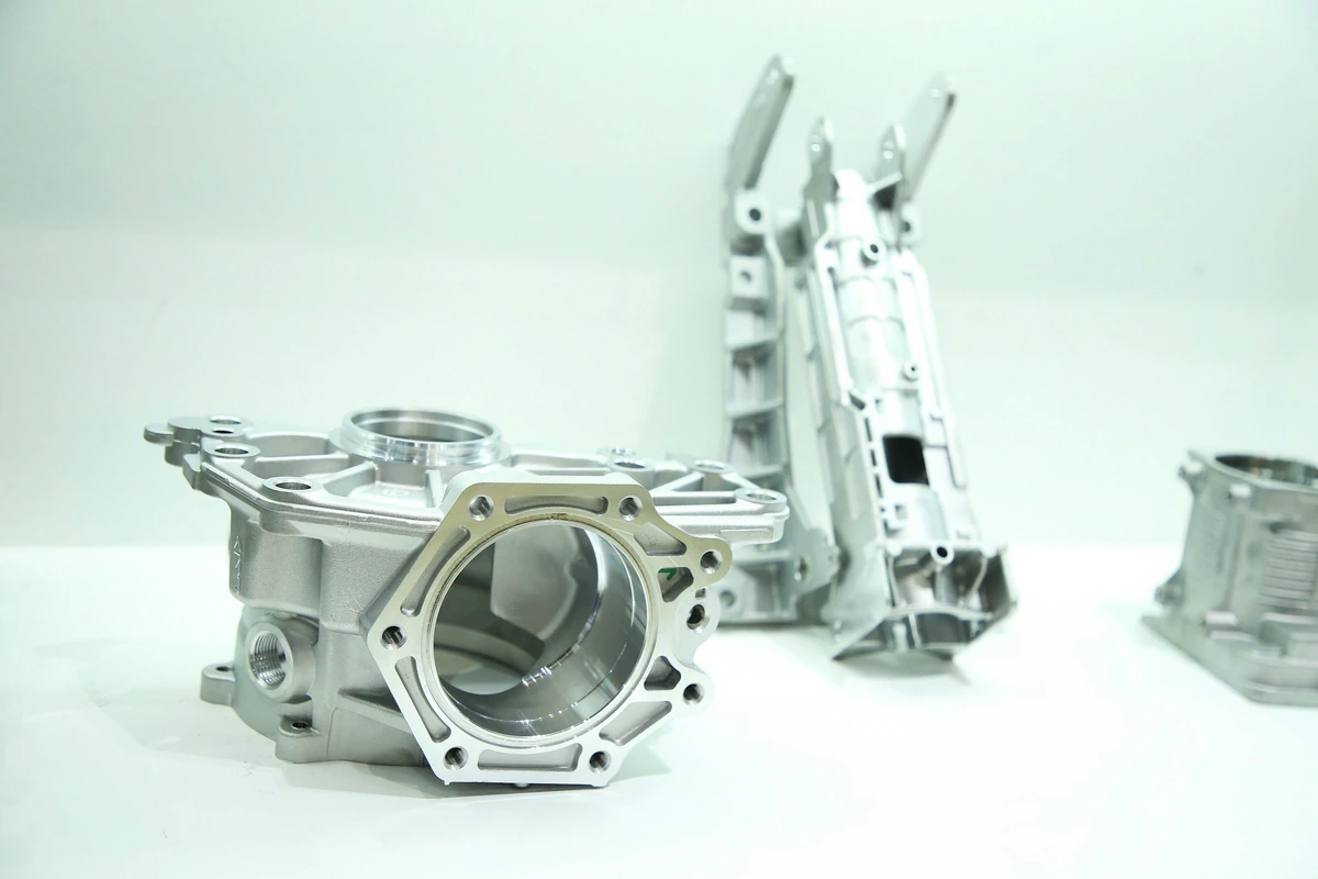 Complex metal housings and mounting geometry