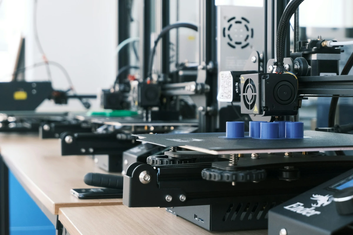 Prototype manufacturing equipment