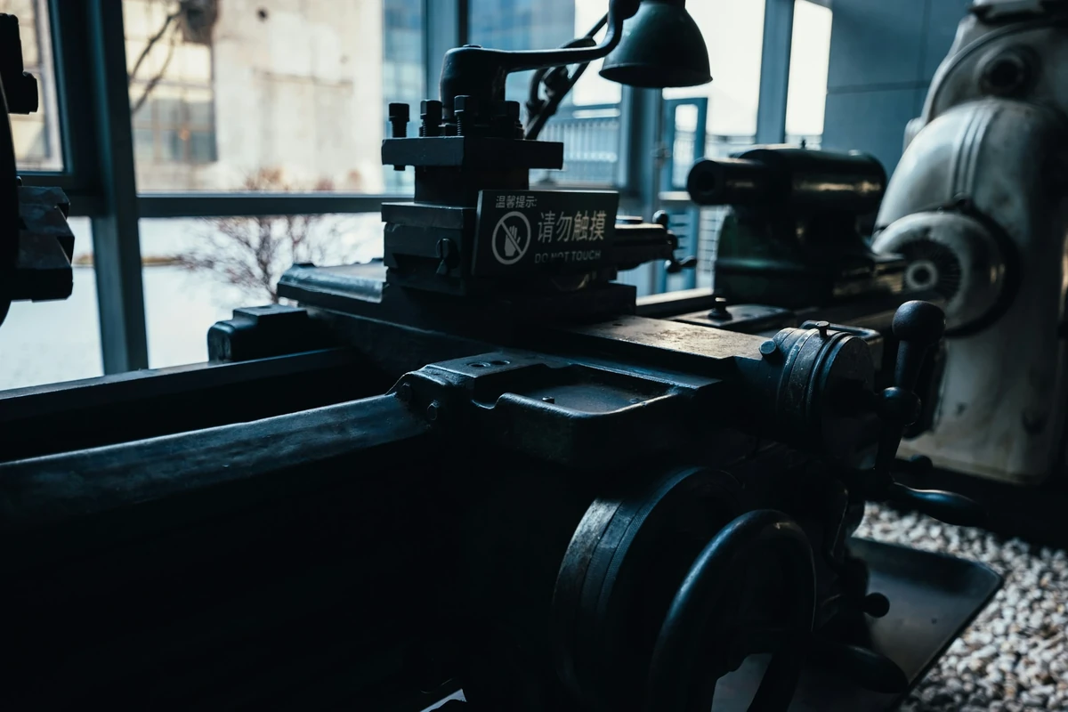 Lathe tooling and workpiece